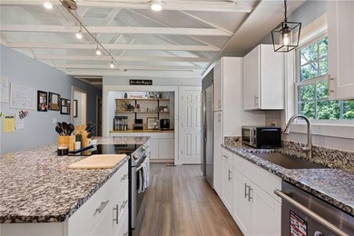 Tucked away inside the exclusive gated community of Colonial - photo 14