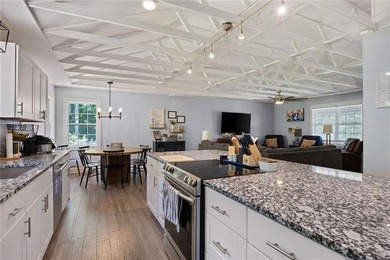 Tucked away inside the exclusive gated community of Colonial - photo 15