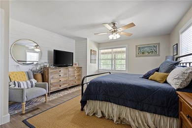 Tucked away inside the exclusive gated community of Colonial - photo 21