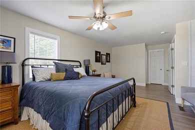 Tucked away inside the exclusive gated community of Colonial - photo 23