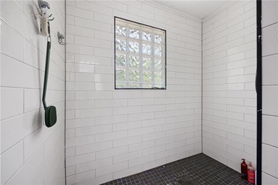 Tucked away inside the exclusive gated community of Colonial - photo 27