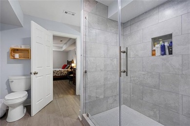Tucked away inside the exclusive gated community of Colonial - photo 36