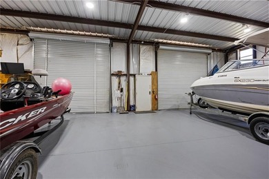 Tucked away inside the exclusive gated community of Colonial - photo 45