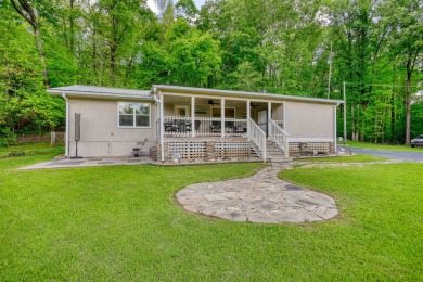 Lake Home For Sale in Greensboro, Georgia