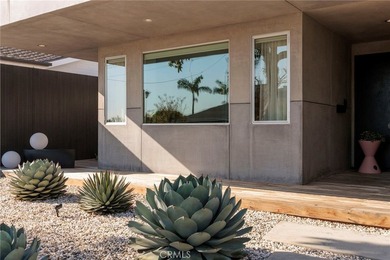 Welcome to a striking architectural residence in the highly - photo 5