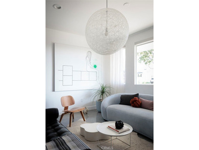 Welcome to a striking architectural residence in the highly - photo 10