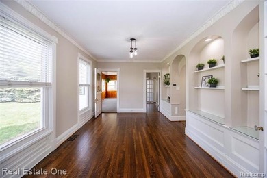 A timeless home in a beloved neighborhood, thoughtfully - photo 12