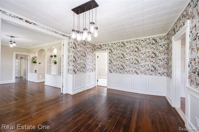 A timeless home in a beloved neighborhood, thoughtfully - photo 19