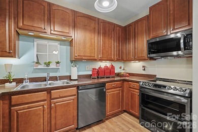 Beautiful move-in ready ranch style home in highly desirable - photo 25
