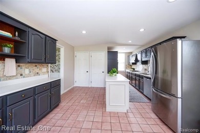 A timeless home in a beloved neighborhood, thoughtfully - photo 26