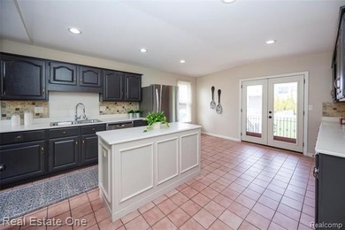 A timeless home in a beloved neighborhood, thoughtfully - photo 30