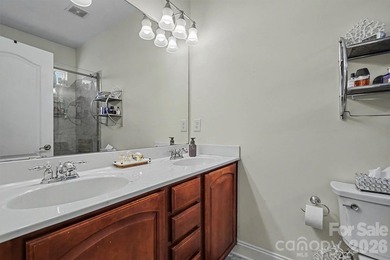 Beautiful move-in ready ranch style home in highly desirable - photo 32
