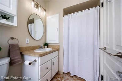 A timeless home in a beloved neighborhood, thoughtfully - photo 35