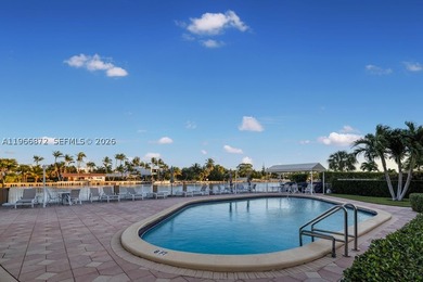 Meticulously renovated rare penthouse in prime Bay Harbour - photo 38