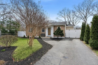 Welcome to 24 Woodridge Road, where old and new world - photo 1