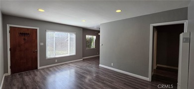 Charming and well-maintained 1-bedroom, 1-bathroom condo in the - photo 5