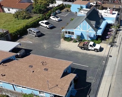 Own a piece of carpinteria history! Exceptional mixed-use - photo 12