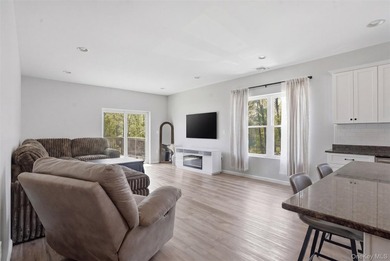 Set across an extraordinary expanse of pristine Hudson Valley - photo 18