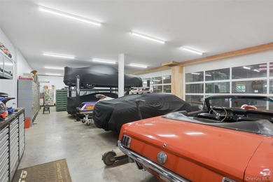 Set across an extraordinary expanse of pristine Hudson Valley - photo 25