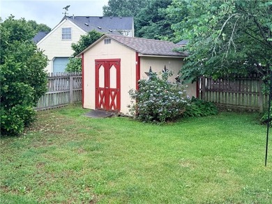 Beautiful ranch-style home located in the sought-after Hickory - photo 31