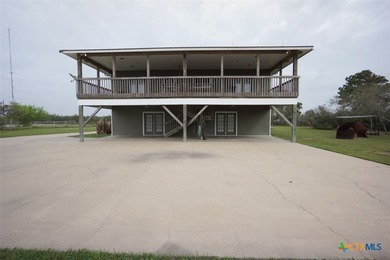 Large 2 story House/Corporate Retreat on over 2 acres is located - photo 4