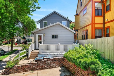 Enjoy the best of East Side living in this 3 Bed/1 Bath home on - photo 3