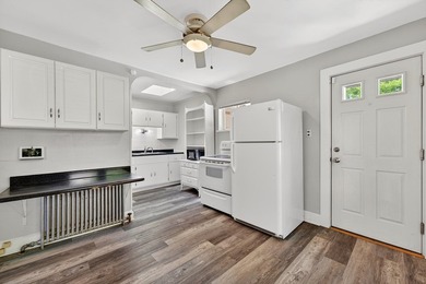 Enjoy the best of East Side living in this 3 Bed/1 Bath home on - photo 9