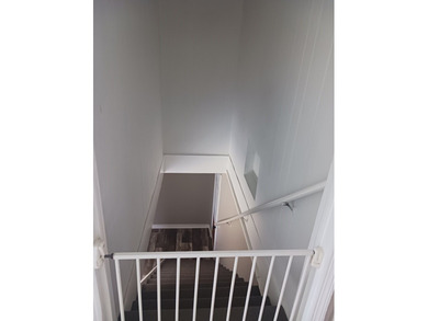 VERY LARGE HOME THAT HAS BEEN REMODELED. THIS HOME OFFERS 5 - photo 12