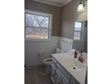 VERY LARGE HOME THAT HAS BEEN REMODELED. THIS HOME OFFERS 5 - photo 15