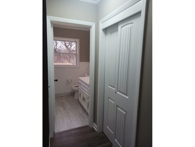 VERY LARGE HOME THAT HAS BEEN REMODELED. THIS HOME OFFERS 5 - photo 17