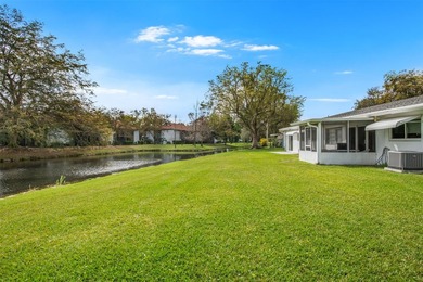 Lauderdale West, 55+ Community. Huge 1 bed/2 full bath - photo 22