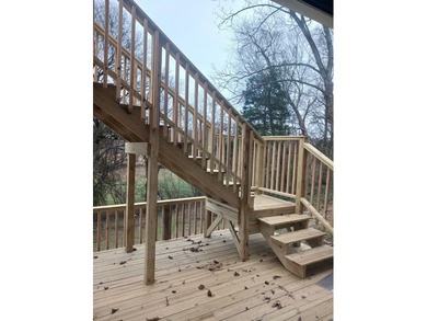 VERY LARGE HOME THAT HAS BEEN REMODELED. THIS HOME OFFERS 5 - photo 28