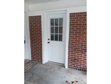 VERY LARGE HOME THAT HAS BEEN REMODELED. THIS HOME OFFERS 5 - photo 30