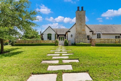 Exquisitely appointed single-story, Jack Arnold French Country - photo 4