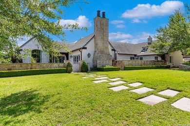 Exquisitely appointed single-story, Jack Arnold French Country - photo 5