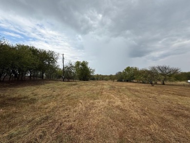 Lake Acreage Sale Pending in Aubrey, Texas