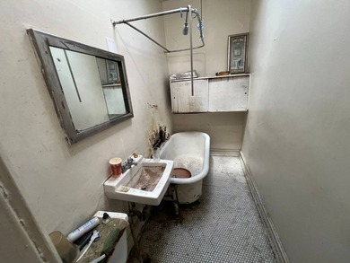 Welcome to this unique and versatile townhouse located in the - photo 12