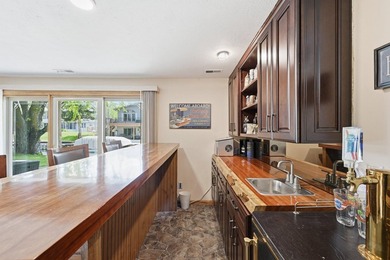 Welcome to the perfect blend of comfort and recreation in this - photo 34