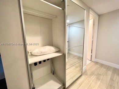 LOWER PENTHOUSE & WATERFRONT CONDO -  & SHORT-TERM RENTAL. 3 - photo 7