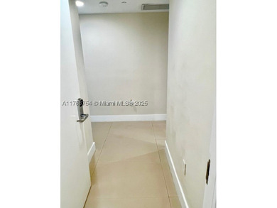 LOWER PENTHOUSE & WATERFRONT CONDO -  & SHORT-TERM RENTAL. 3 - photo 8