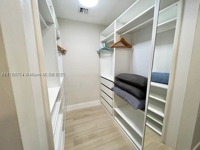 LOWER PENTHOUSE & WATERFRONT CONDO -  & SHORT-TERM RENTAL. 3 - photo 10