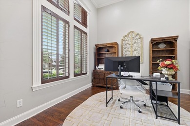 Perfectly positioned on the Bridlewood golf course, this - photo 10