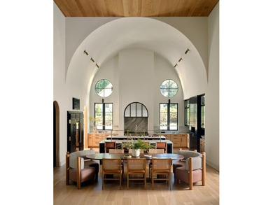 Some homes are designed to be seen. This one was designed to be - photo 3