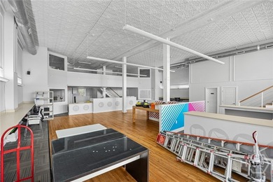 A rare Savannah opportunity ready for its next chapter. This - photo 11
