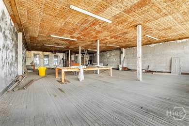 A rare Savannah opportunity ready for its next chapter. This - photo 31