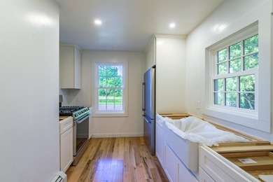 Welcome to this charming in-town retreat in the heart of - photo 6