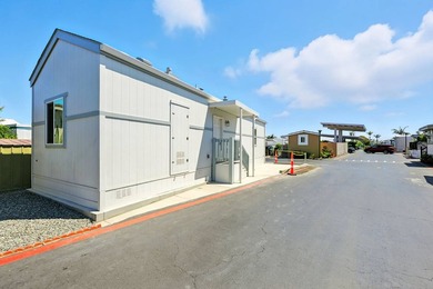 This 2024 Silvercrest mobile home features a sleek, modern - photo 15