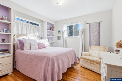 Charming home in desirable Bush Park neighborhood. Hardwood