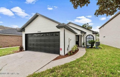 Lake Home For Sale in Jacksonville, Florida