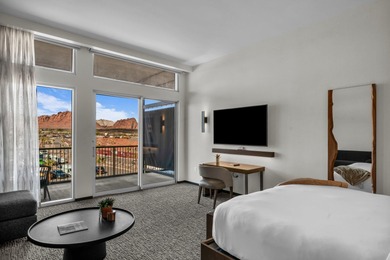 Black Desert Deluxe King Studio Resort Condo with Snow Canyon